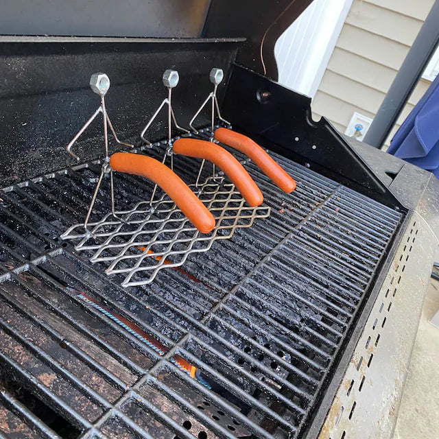 Triple Barbeque Metal Art Grill Guy, BBQ brat or hotdog cooker